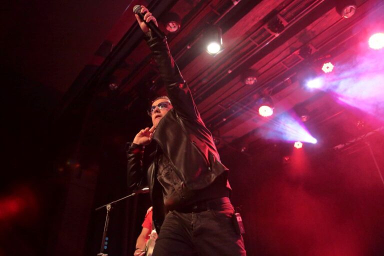 Pix 3 . The Trabants 1